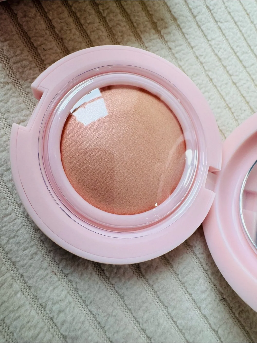 Kaja Mochi FLOW BOUNCY BLENDABLE HIGHLIGHTER in 02 - Prism New